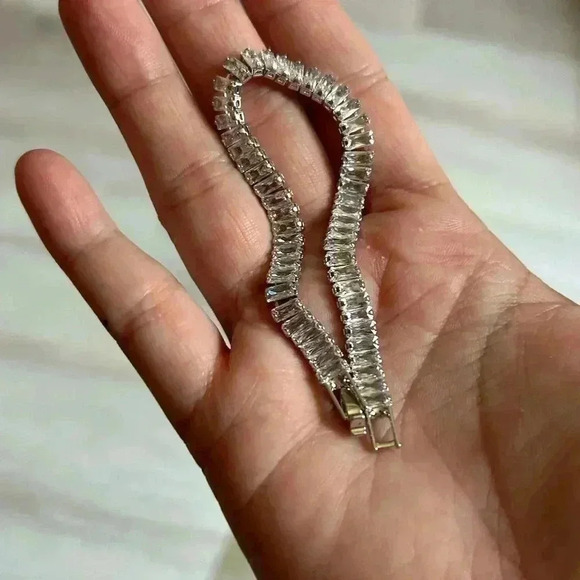 4/$50 Silver rhinestone dainty  woman bracelet 7 inches with buckle secure clasp - Picture 4 of 5